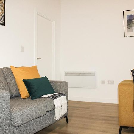 Modern Luxury Serviced Duplex Apartments By Repose- 150 Metro Court, West Bromwich Extérieur photo