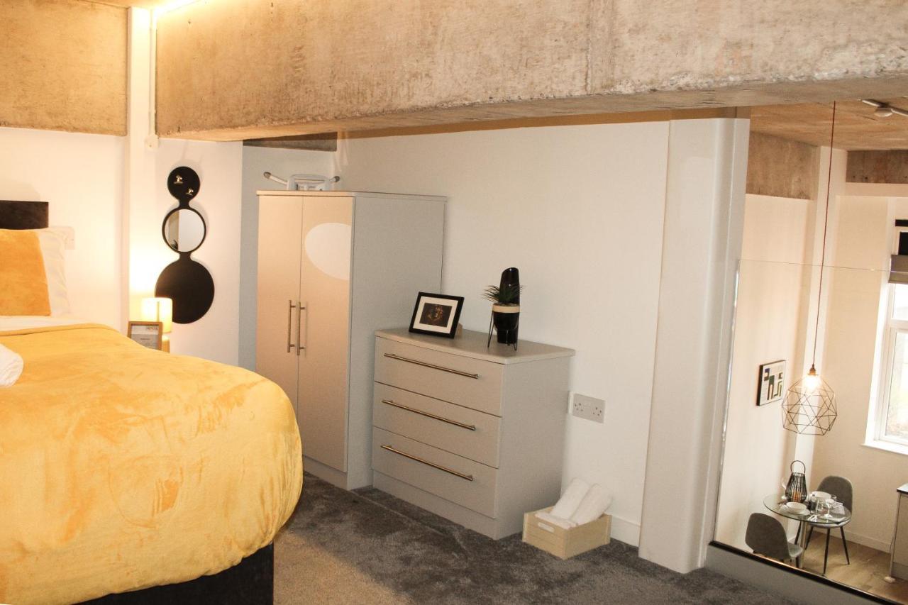 Modern Luxury Serviced Duplex Apartments By Repose- 150 Metro Court, West Bromwich Extérieur photo