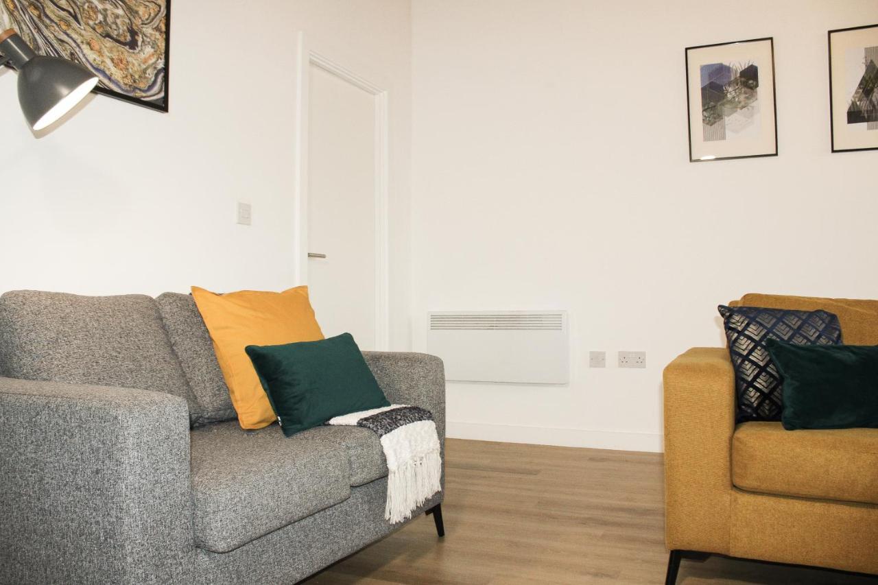 Modern Luxury Serviced Duplex Apartments By Repose- 150 Metro Court, West Bromwich Extérieur photo