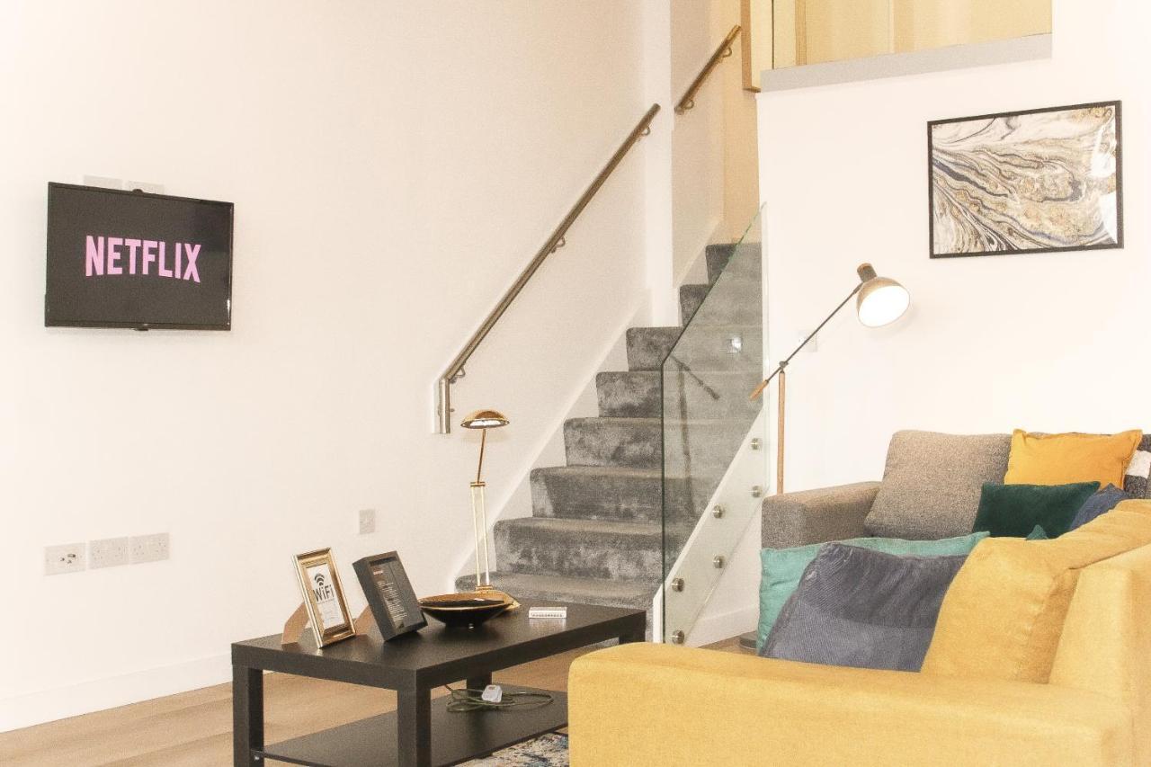 Modern Luxury Serviced Duplex Apartments By Repose- 150 Metro Court, West Bromwich Extérieur photo