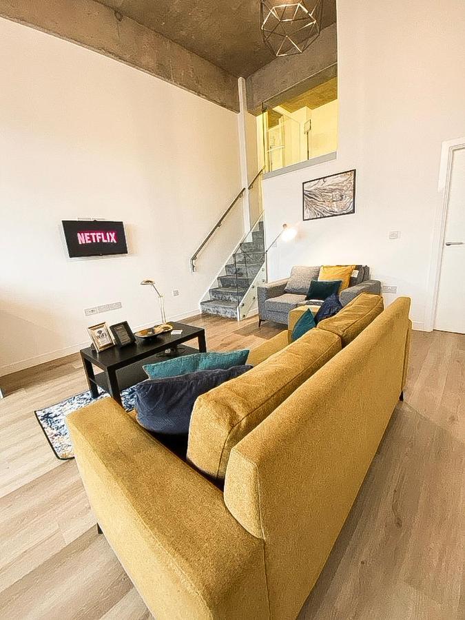 Modern Luxury Serviced Duplex Apartments By Repose- 150 Metro Court, West Bromwich Extérieur photo