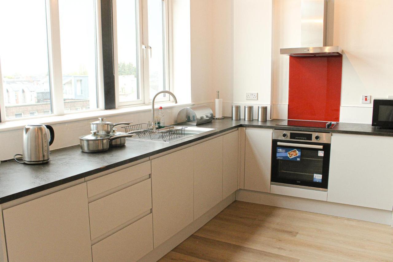 Modern Luxury Serviced Duplex Apartments By Repose- 150 Metro Court, West Bromwich Extérieur photo