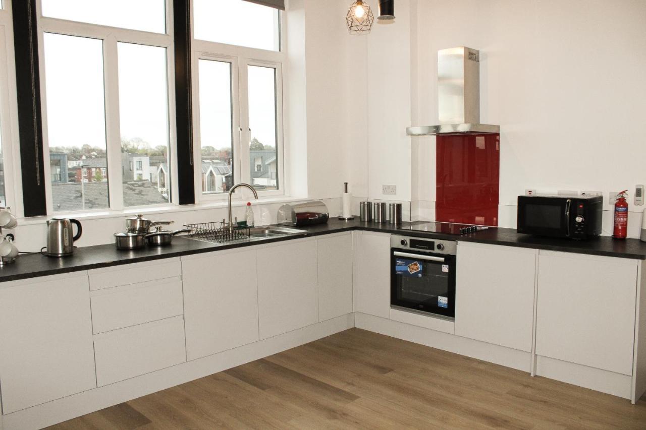 Modern Luxury Serviced Duplex Apartments By Repose- 150 Metro Court, West Bromwich Extérieur photo