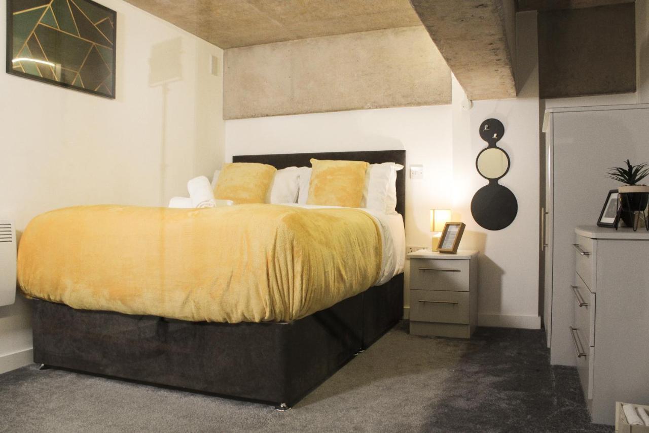 Modern Luxury Serviced Duplex Apartments By Repose- 150 Metro Court, West Bromwich Extérieur photo