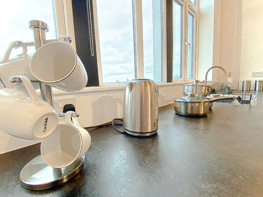 Modern Luxury Serviced Duplex Apartments By Repose- 150 Metro Court, West Bromwich Extérieur photo