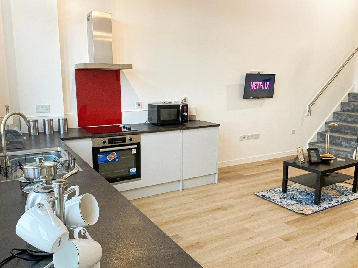 Modern Luxury Serviced Duplex Apartments By Repose- 150 Metro Court, West Bromwich Extérieur photo