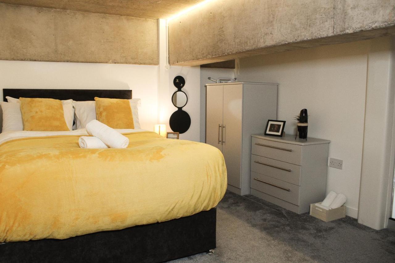 Modern Luxury Serviced Duplex Apartments By Repose- 150 Metro Court, West Bromwich Extérieur photo
