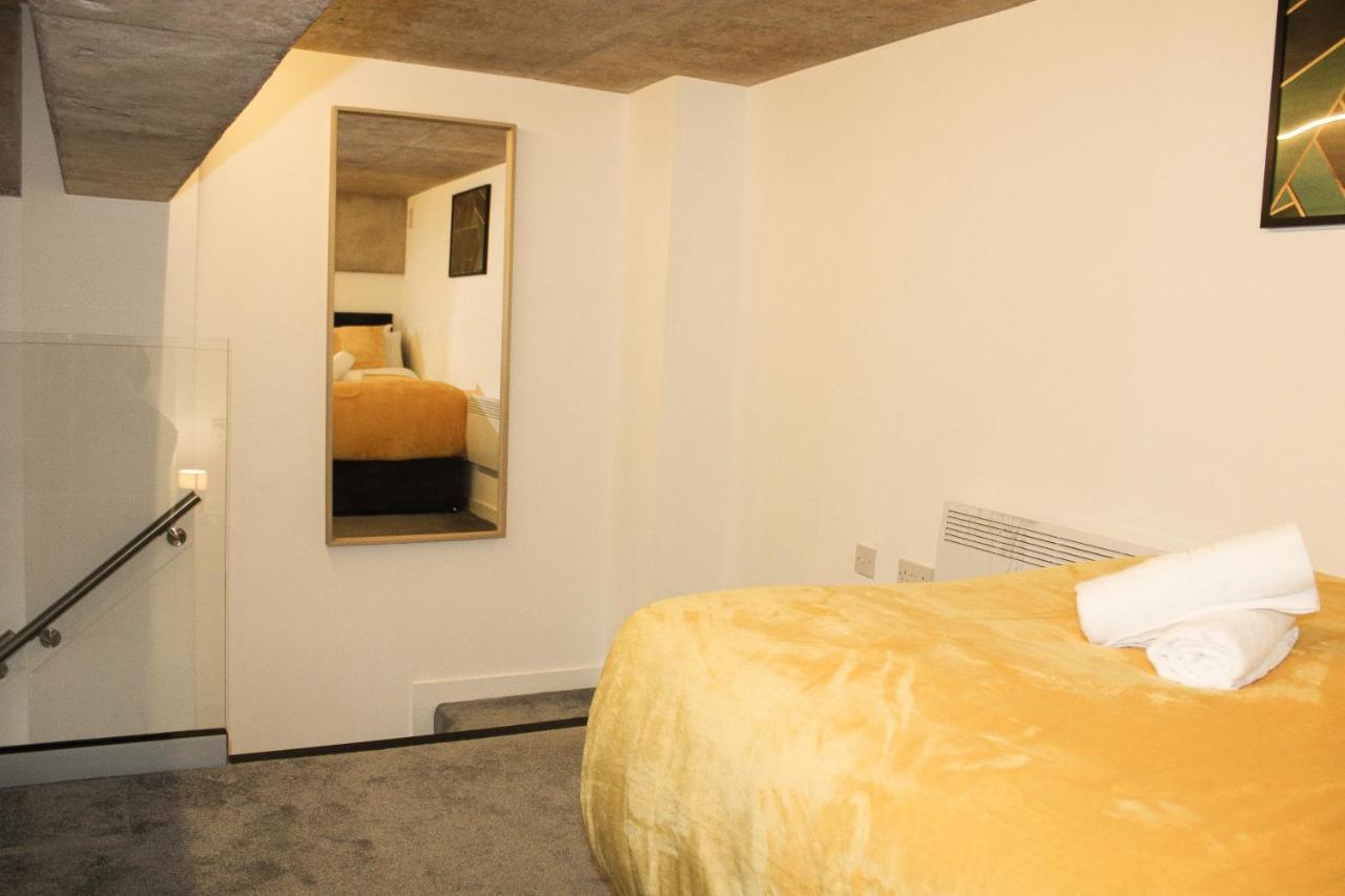 Modern Luxury Serviced Duplex Apartments By Repose- 150 Metro Court, West Bromwich Extérieur photo