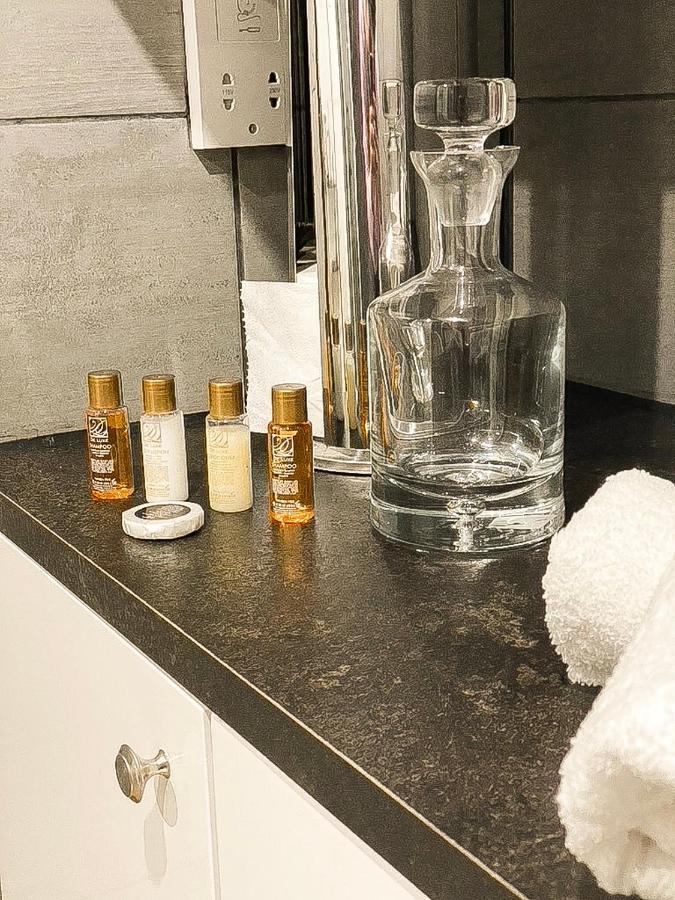Modern Luxury Serviced Duplex Apartments By Repose- 150 Metro Court, West Bromwich Extérieur photo