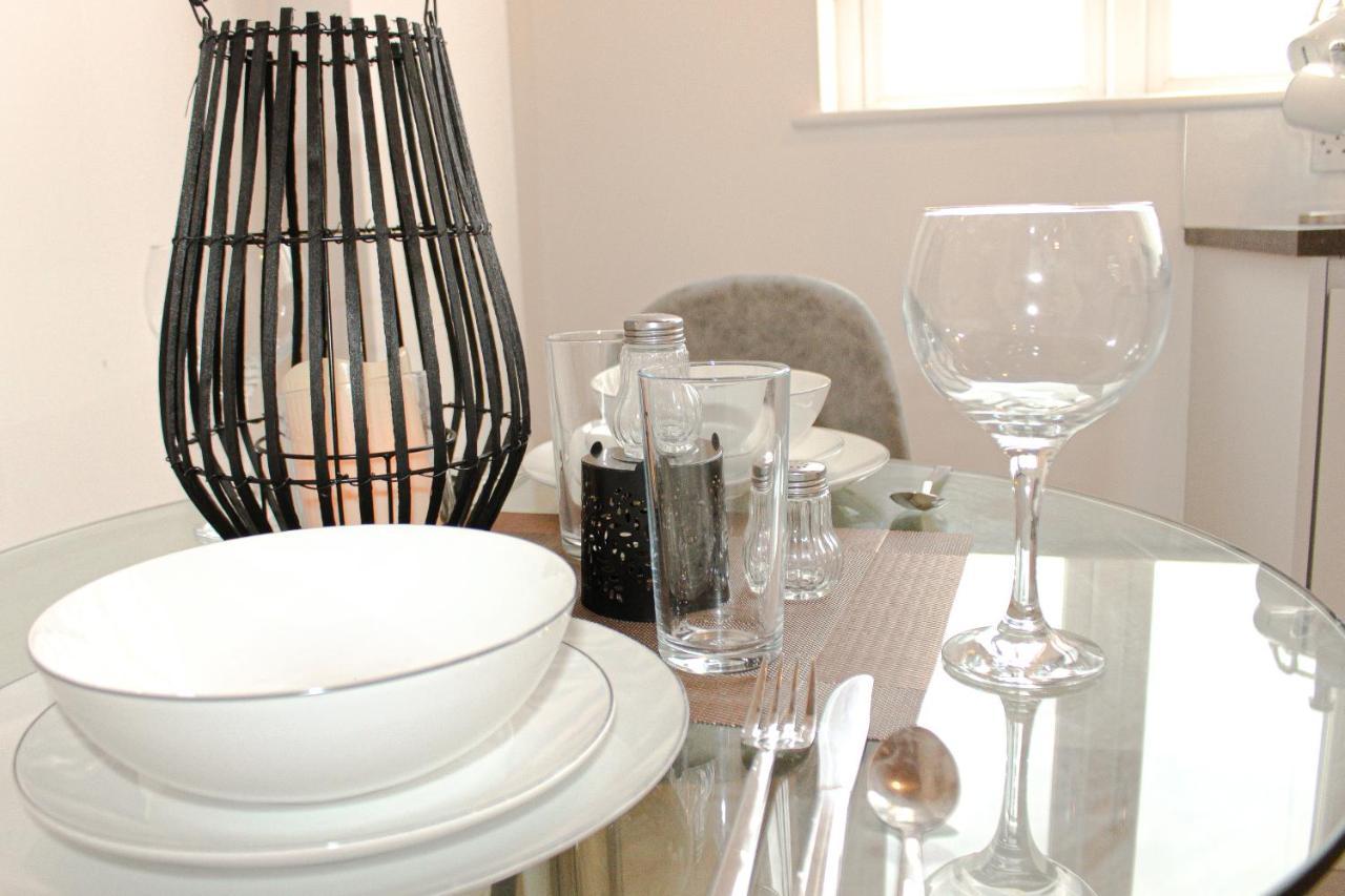 Modern Luxury Serviced Duplex Apartments By Repose- 150 Metro Court, West Bromwich Extérieur photo